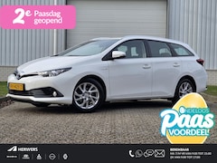 Toyota Auris Touring Sports - 1.8 Hybrid Aspiration / Achteruitrijcamera / Trekhaak / All Season Banden / Navigatie / Li