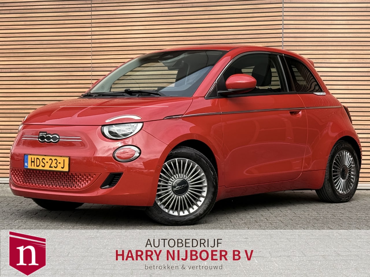 Fiat 500 - Urban 42 kWh Camera / Lm velgen / Lage km stand - AutoWereld.nl