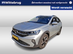 Volkswagen Taigo - 1.0 TSI Style / CRUISE/ CLIMATE/ LED/ PARK. SENSOREN V&A/ NAVI/ 17"LMV