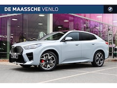 BMW iX2 - eDrive20 High Executive M Sport / Panoramadak / Trekhaak / M Sportstoelen / Head-Up / Adap