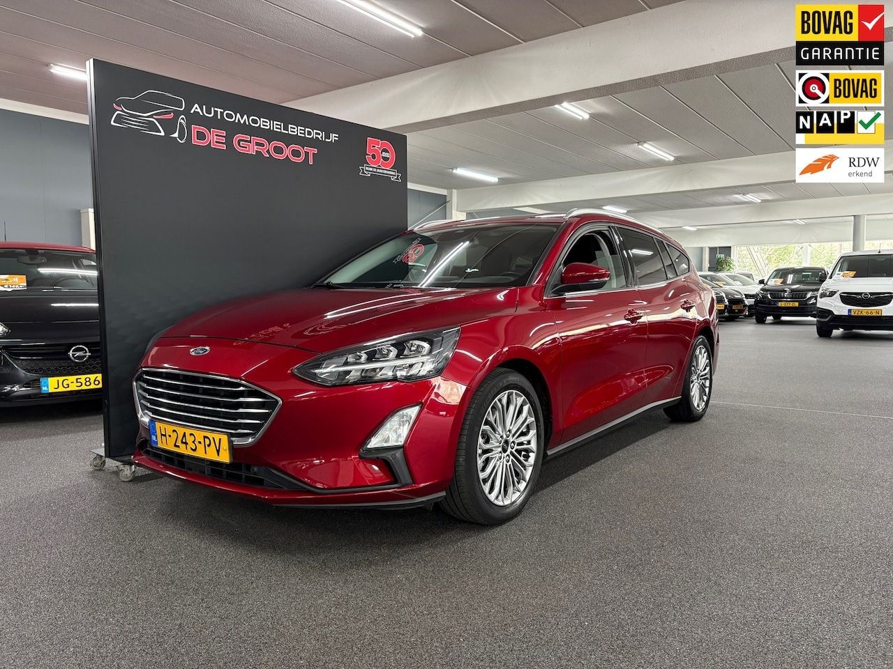 Ford Focus Wagon - 1.0 EcoBoost Titanium Business/ NL auto/ Eerste eigenaar/ Parkeersensoren voor en achter/ - AutoWereld.nl