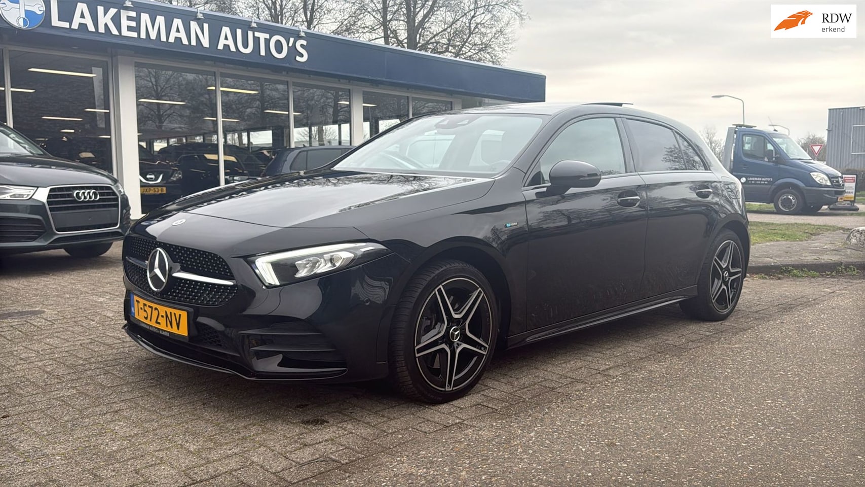 Mercedes-Benz A-klasse - 250 e Business Solution AMG Limited Blackline PANO VOL VOL Huurkoop Inruil APK Garantie - AutoWereld.nl