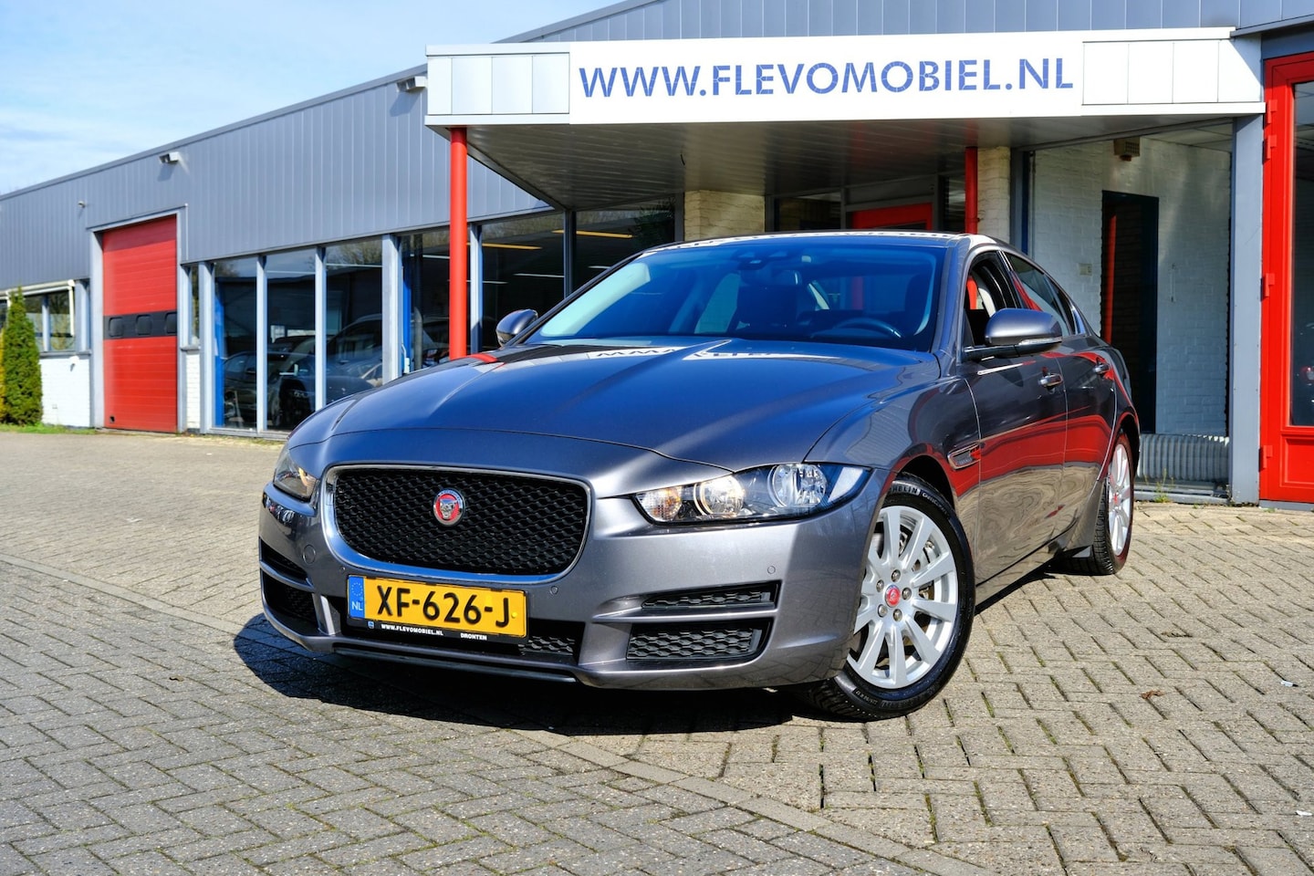 Jaguar XE - 2.0 Prestige Pro Edition Aut. Navi|Clima|Lanewarn|LMV|Bluetooth - AutoWereld.nl