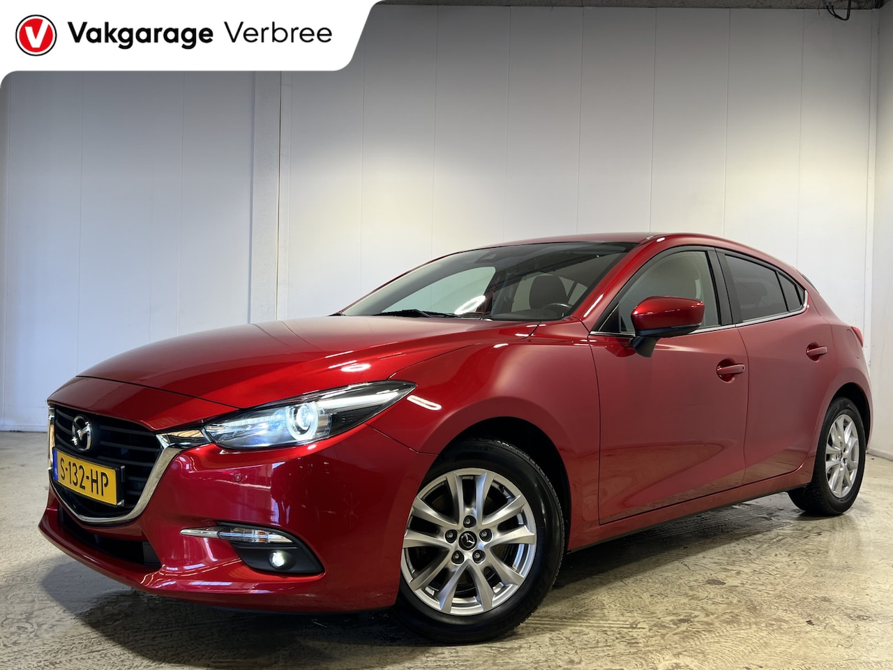 Mazda 3 - 2.0 SkyActiv-G 120 SkyLease+ | LM Velgen 16" | Voorstoelen Verwarmd | Stuur Verwarmd | Cru - AutoWereld.nl