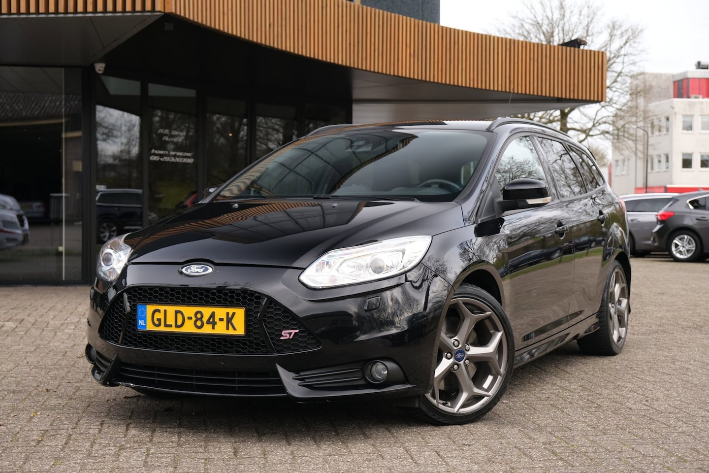 Ford Focus Wagon - 2.0 EcoBoost ST-2|Rijklaar!|250PK!|Recaro|Stoelverwarming - AutoWereld.nl