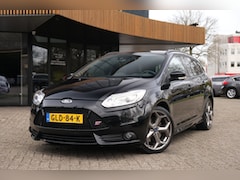 Ford Focus Wagon - 2.0 EcoBoost ST-2|Rijklaar|250PK|Recaro|Stoelverwarming