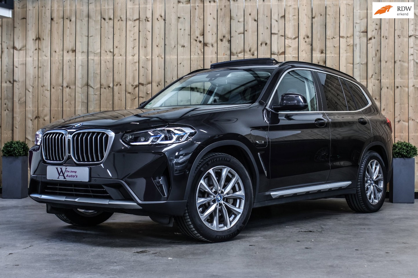 BMW X3 - XDrive30e High Executive *Pano*Camera*Head-Up*Laser*Trekhaak* - AutoWereld.nl