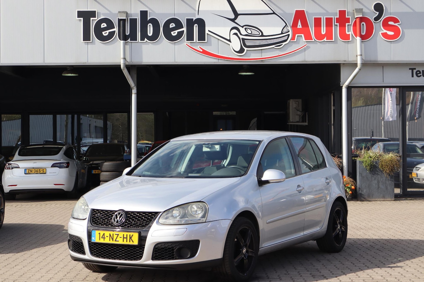 Volkswagen Golf - 1.4 Trendline 1.4 Trendline Nieuwe APK, Airco, Cruise control, Elektrische ramen - AutoWereld.nl
