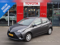 Toyota Yaris - 1.5 HYBRID 5-DEURS NAVIGATIE CRUISE CLIMA AFN-TREKHAAK DEALERONDERHOUDEN