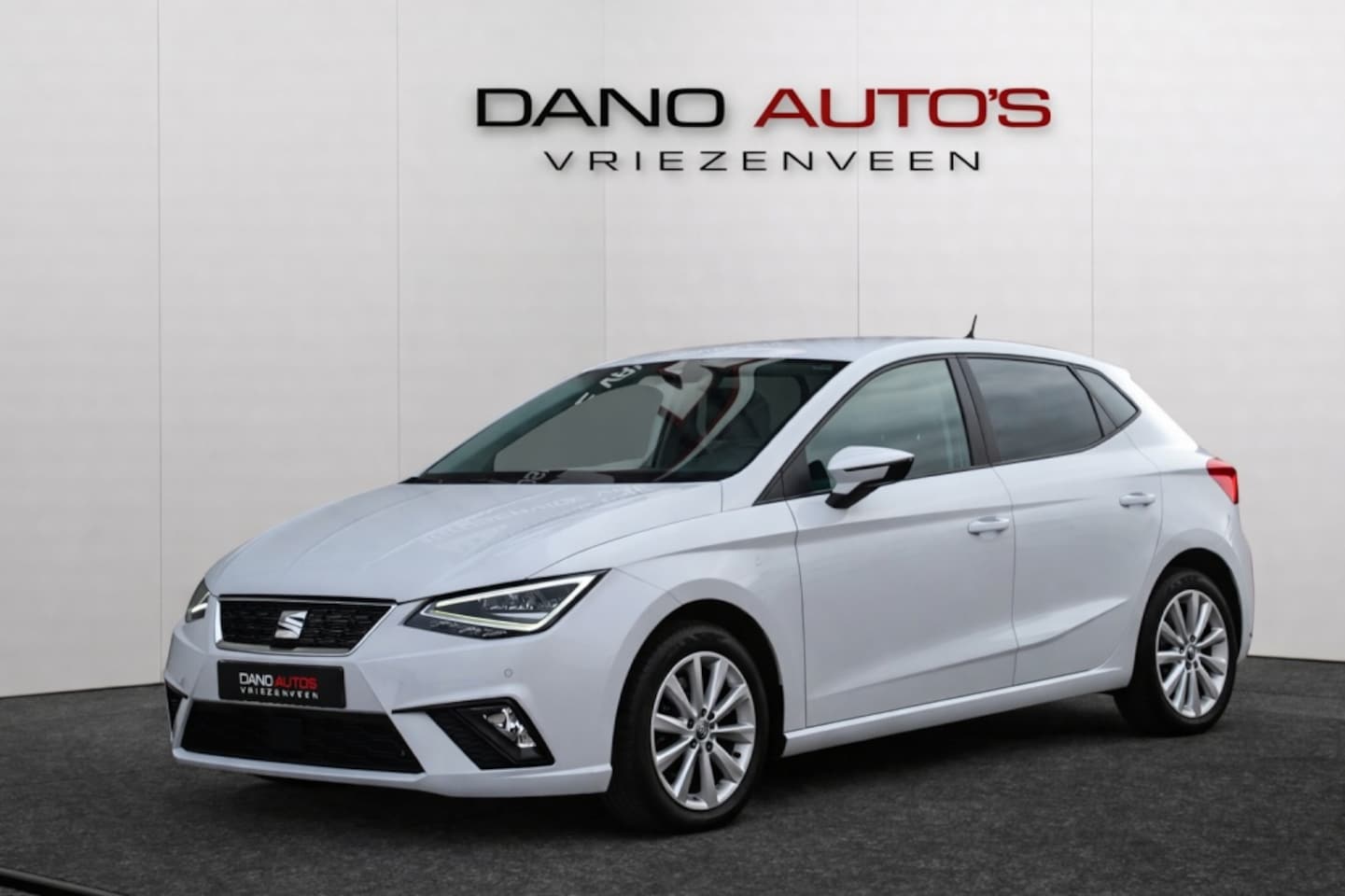 SEAT Ibiza - 1.0 TSI 116PK Business LED/Camera/Keyless/Navi - AutoWereld.nl