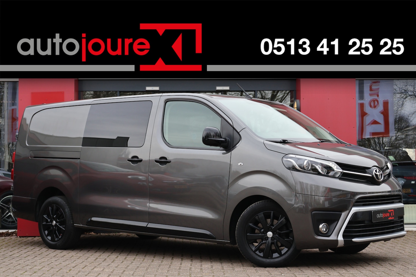 Toyota PROACE Long Worker - 2.0 D-4D Black Line Dubbelcabine | Origineel NL | 2x Schuifdeur | Navigatie | Climate | Tr - AutoWereld.nl