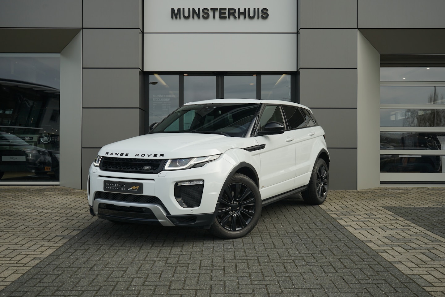Land Rover Range Rover Evoque - 2.0 TD4 Urban Series SE Dynamic - Voorstoelen verwarmd - Nieuwe motor - - AutoWereld.nl