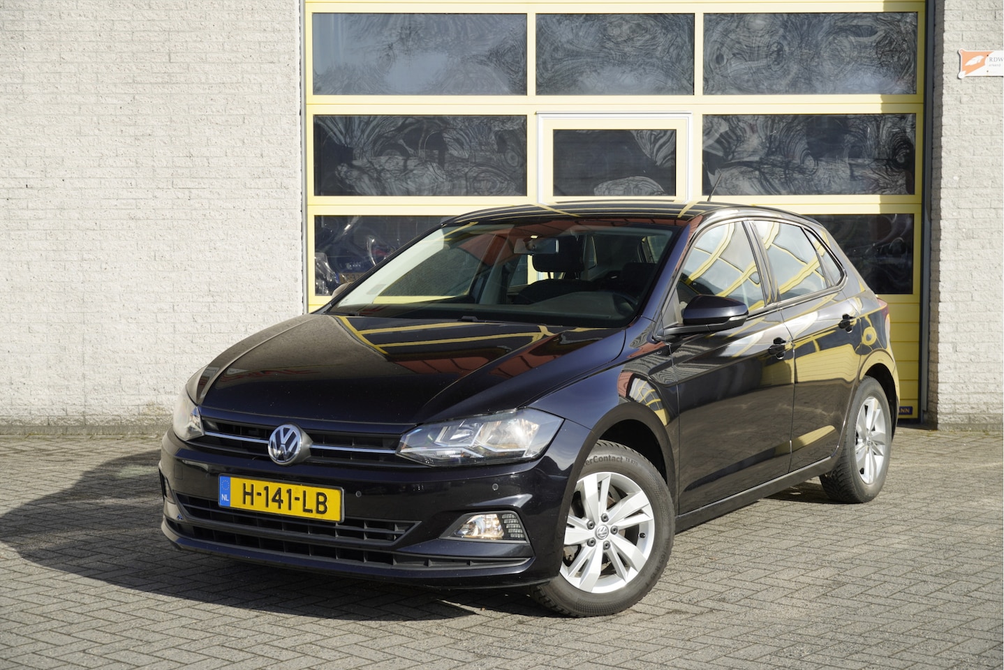 Volkswagen Polo - 1.0 TSI 5drs Comfortline BJ2020 Lmv 15" | Led | Pdc | Trekhaak | App-Connect | Navi | Airc - AutoWereld.nl