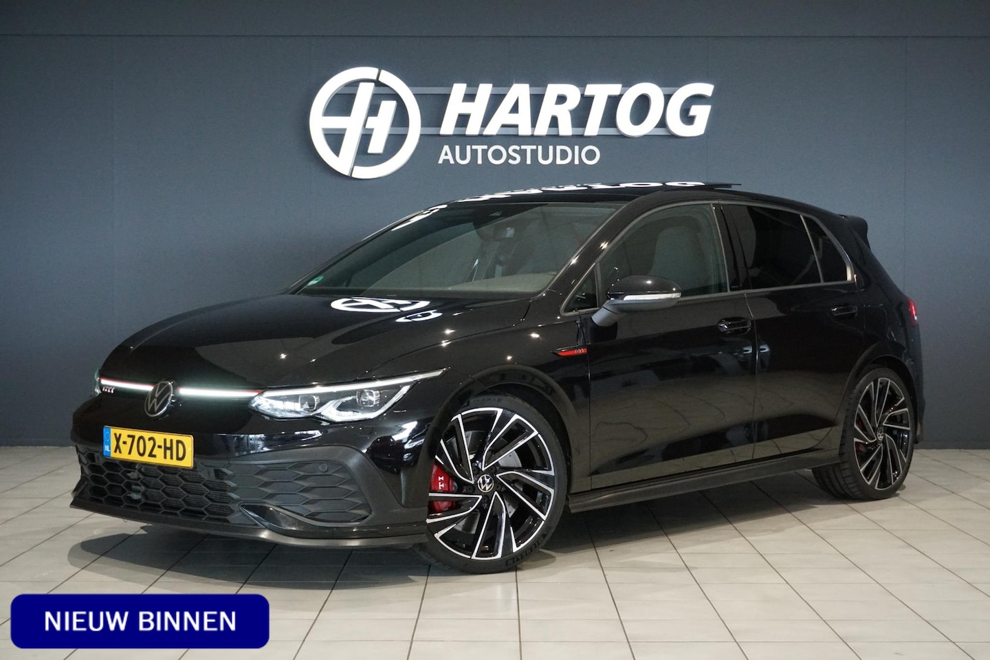 Volkswagen Golf - 2.0 TSI GTI Clubsport 300PK + PANORAMADAK / STUURVERWARMING / 19" - AutoWereld.nl