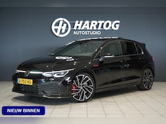 Volkswagen Golf - 2.0 TSI GTI Clubsport 300PK + PANORAMADAK / STUURVERWARMING / 19"
