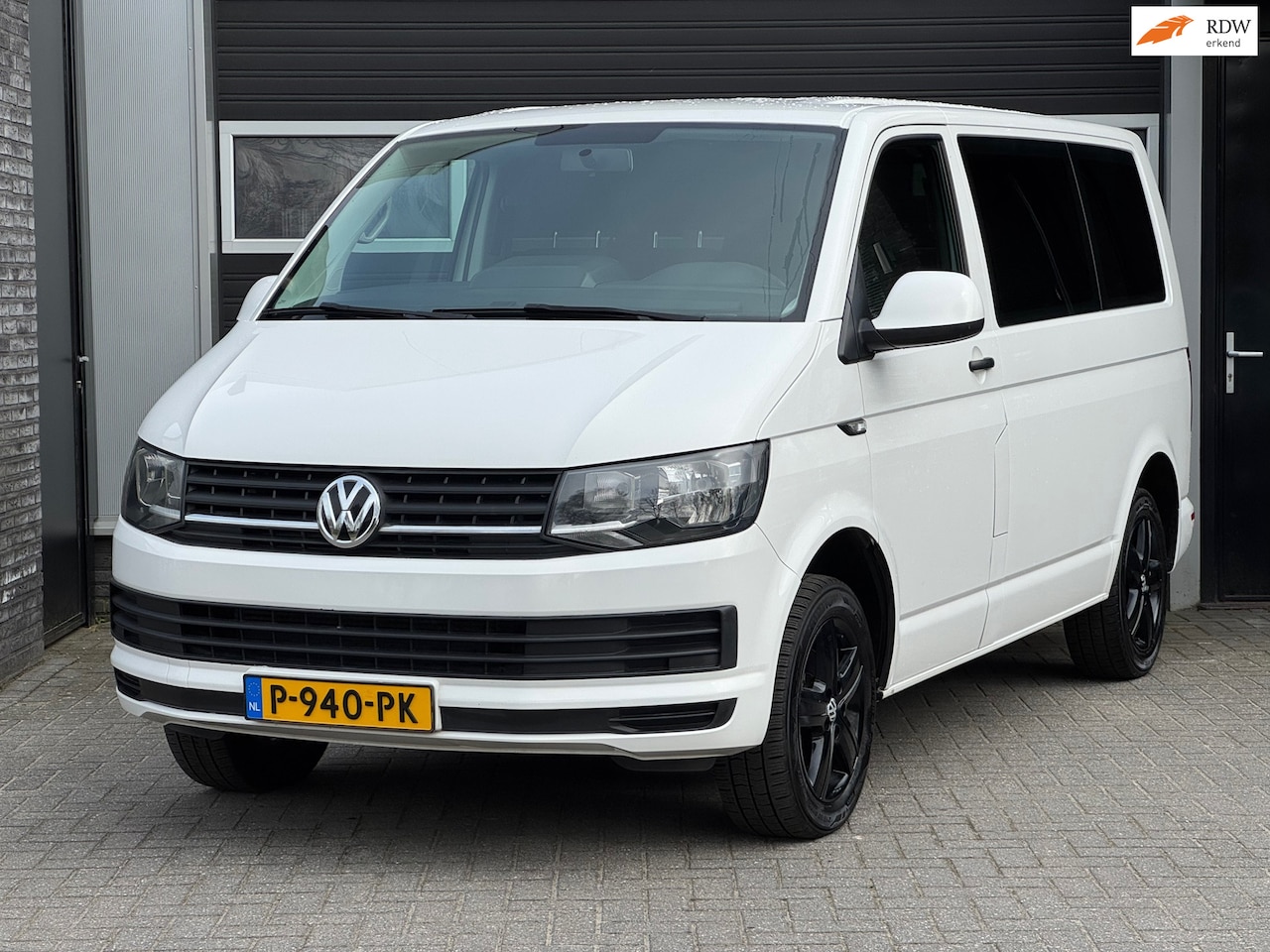 Volkswagen Transporter Kombi - 2.0 TSI L1H2 8Pers, Airco, - AutoWereld.nl