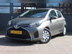 Toyota Yaris - 1.3 VVT-I ASPIRATION Navigatie / Trekhaak / Cruise control