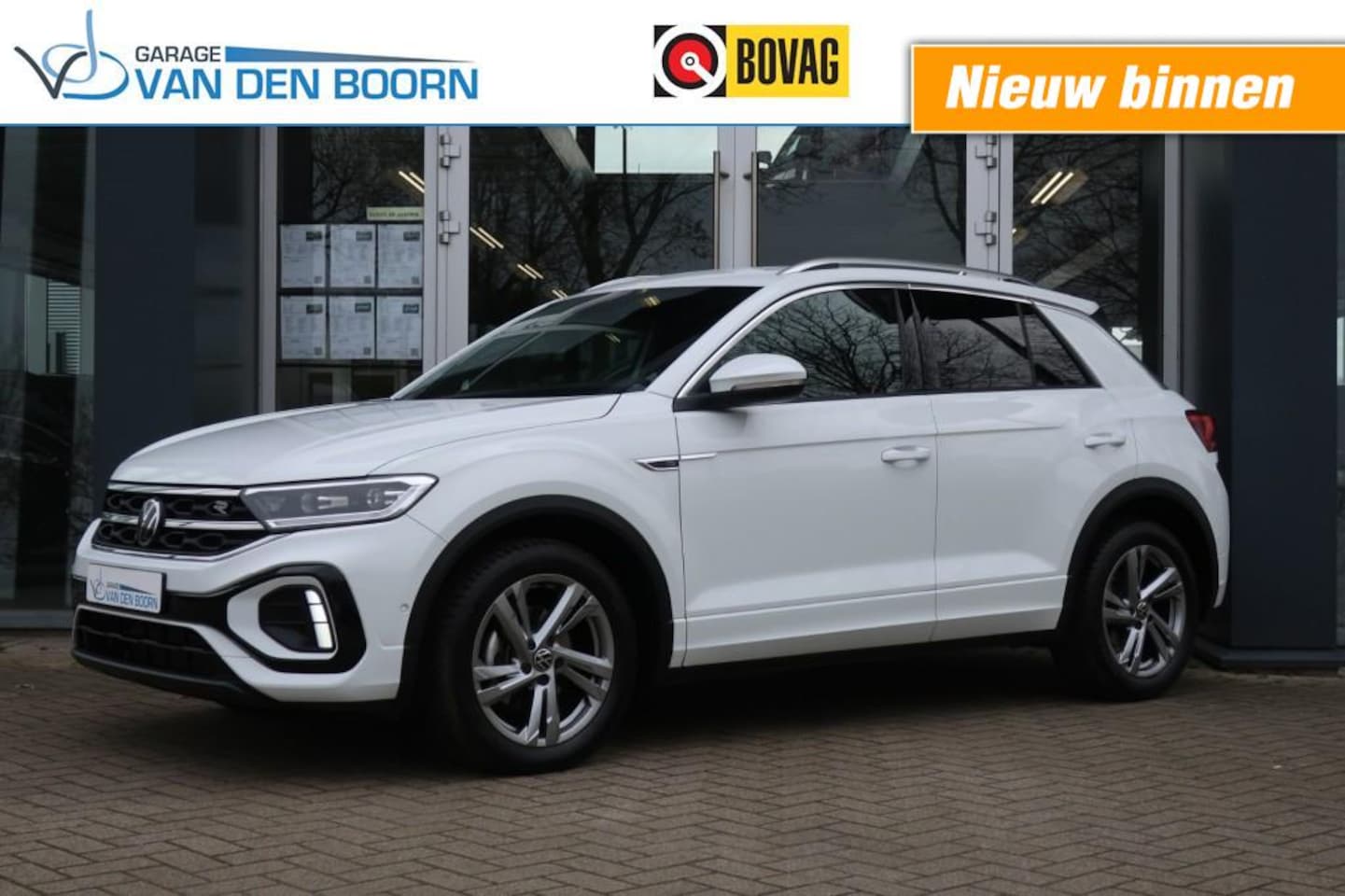 Volkswagen T-Roc - 1.5 TSI R-Line 1.5 TSI 150PK R-LINE, Apple Carplay/ Android Auto, All Season Banden, etc. - AutoWereld.nl