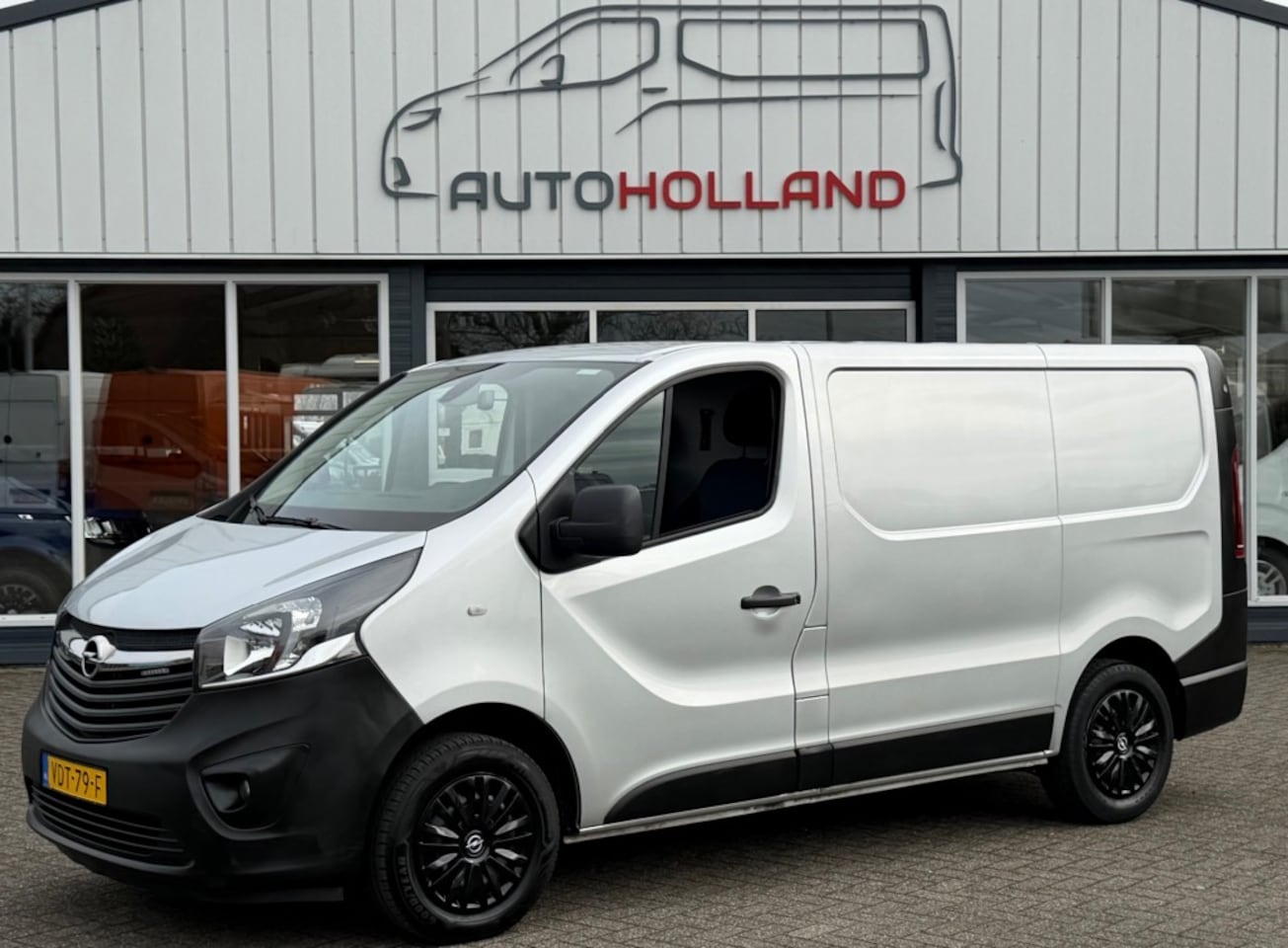 Opel Vivaro - 1.6 CDTI 92KW 125PK EURO 6 AIRCO/ CRUISE CONTROL/ NAVIGATIE/ 100% DEALERONDERHOUDEN - AutoWereld.nl