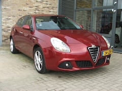 Alfa Romeo Giulietta - 1.4 16V Turbo 88KW Distinctive Rosso