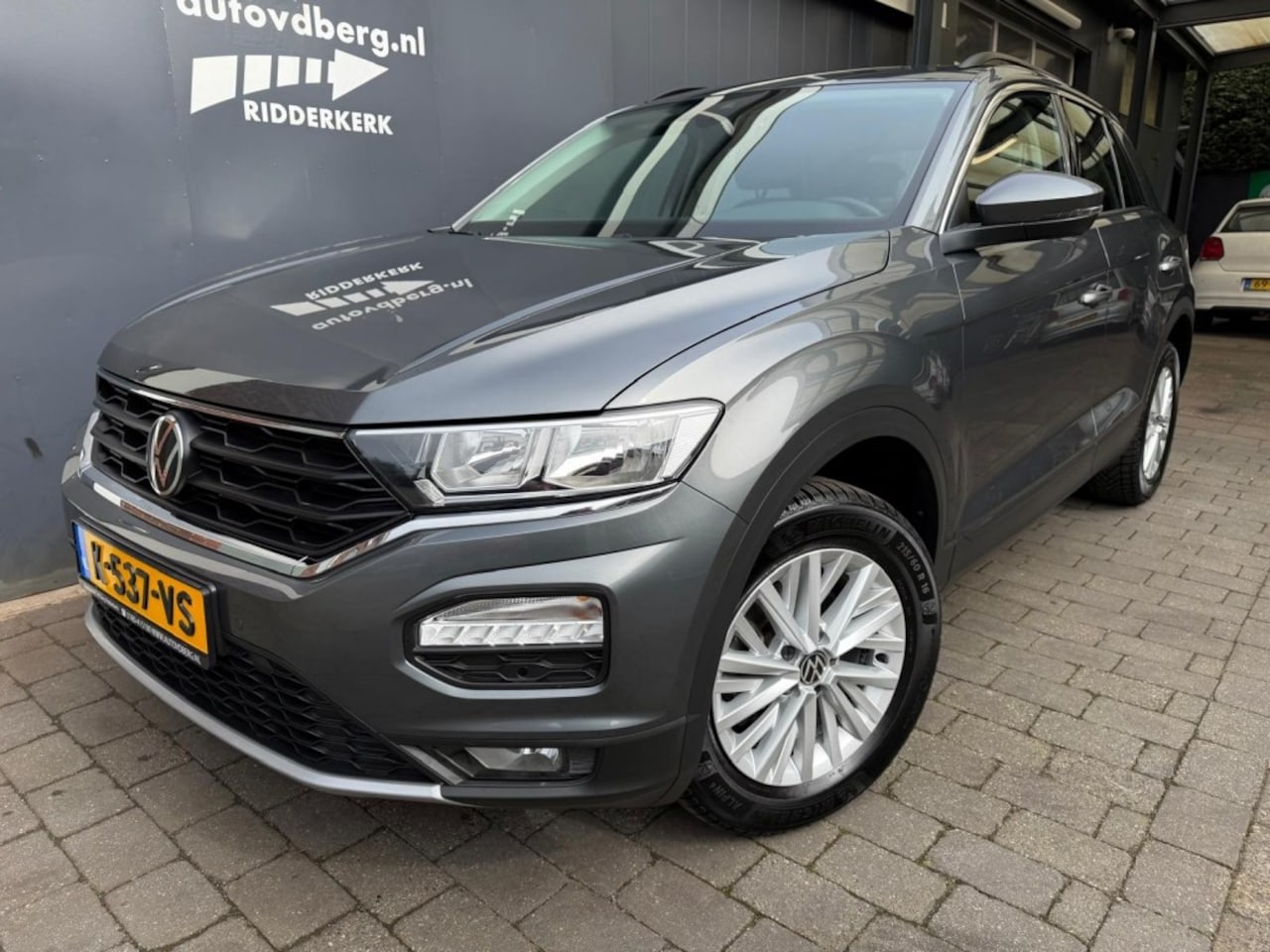 Volkswagen T-Roc - 1.5 TSI Style Carplay   Adapt.cruise  PDC  12 mnd. Bovag garantie - AutoWereld.nl