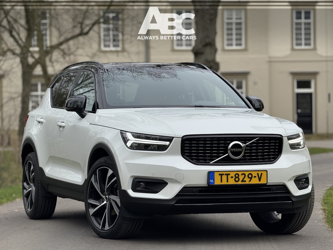 Volvo XC40 - 1.5 T3 R-Design Harman Kardon Pano - AutoWereld.nl