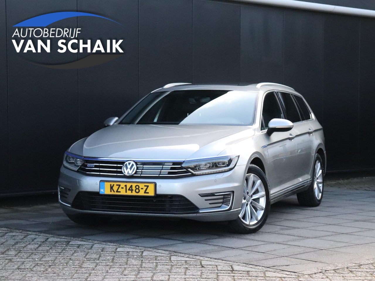 Volkswagen Passat Variant - 1.4 TSI GTE Highline | DSG | PANO-DAK | TREKHAAK | CAMERA | STOELVERW. | APPLE CARPLAY | C - AutoWereld.nl
