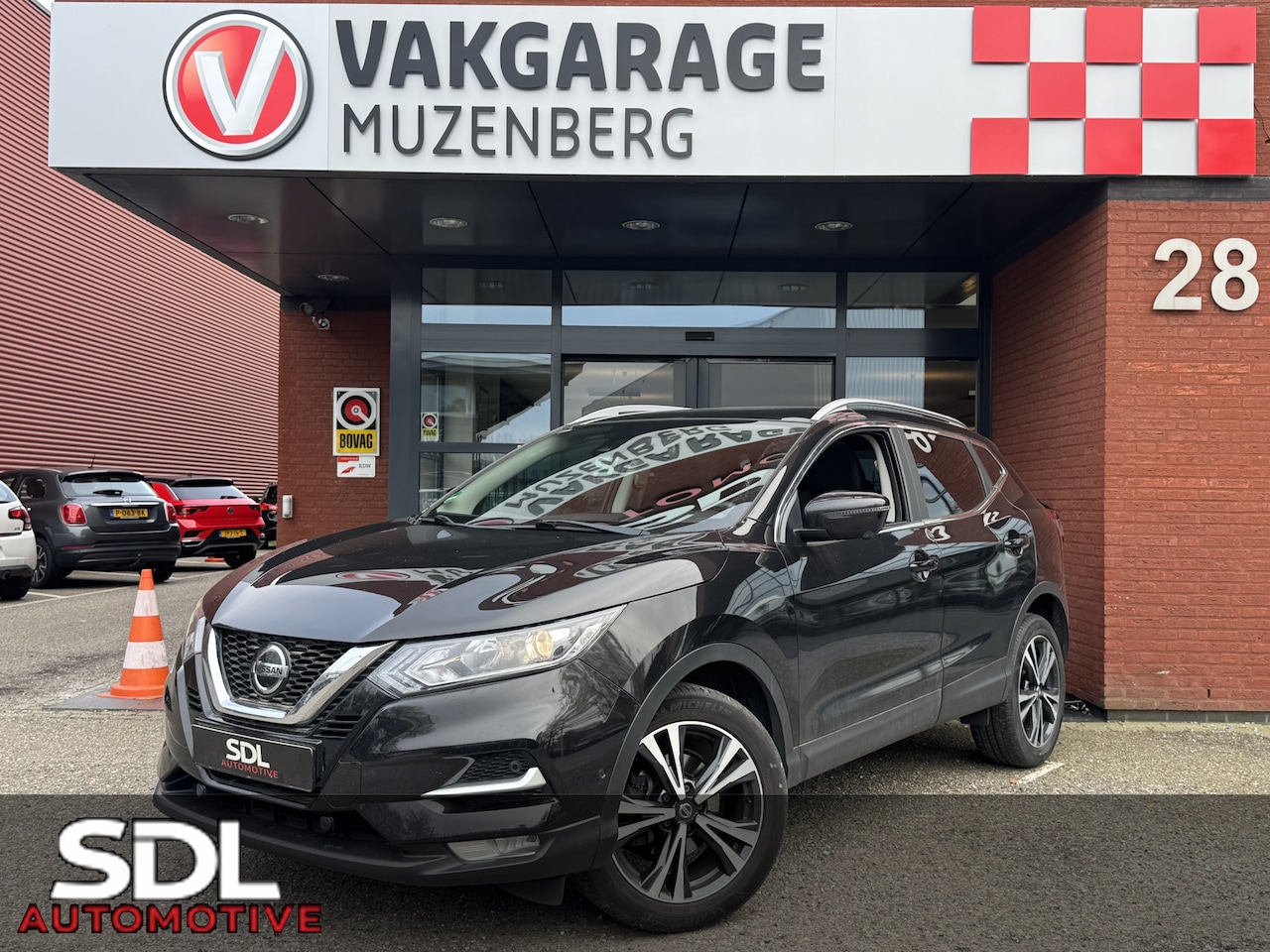 Nissan Qashqai - 1.3 DIG-T Business Edition // NAVI // 360 CAMERA // ADAPTIVE CRUISE // TREKHAAK // PANO DA - AutoWereld.nl