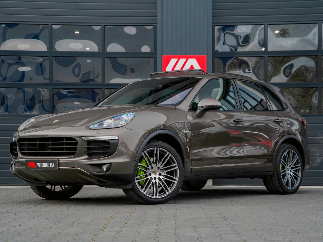 Porsche Cayenne - 3.0 S E-Hybrid Pano|Luchtvering|Navi|Camera|Bose|Sport-Chronopakket - AutoWereld.nl