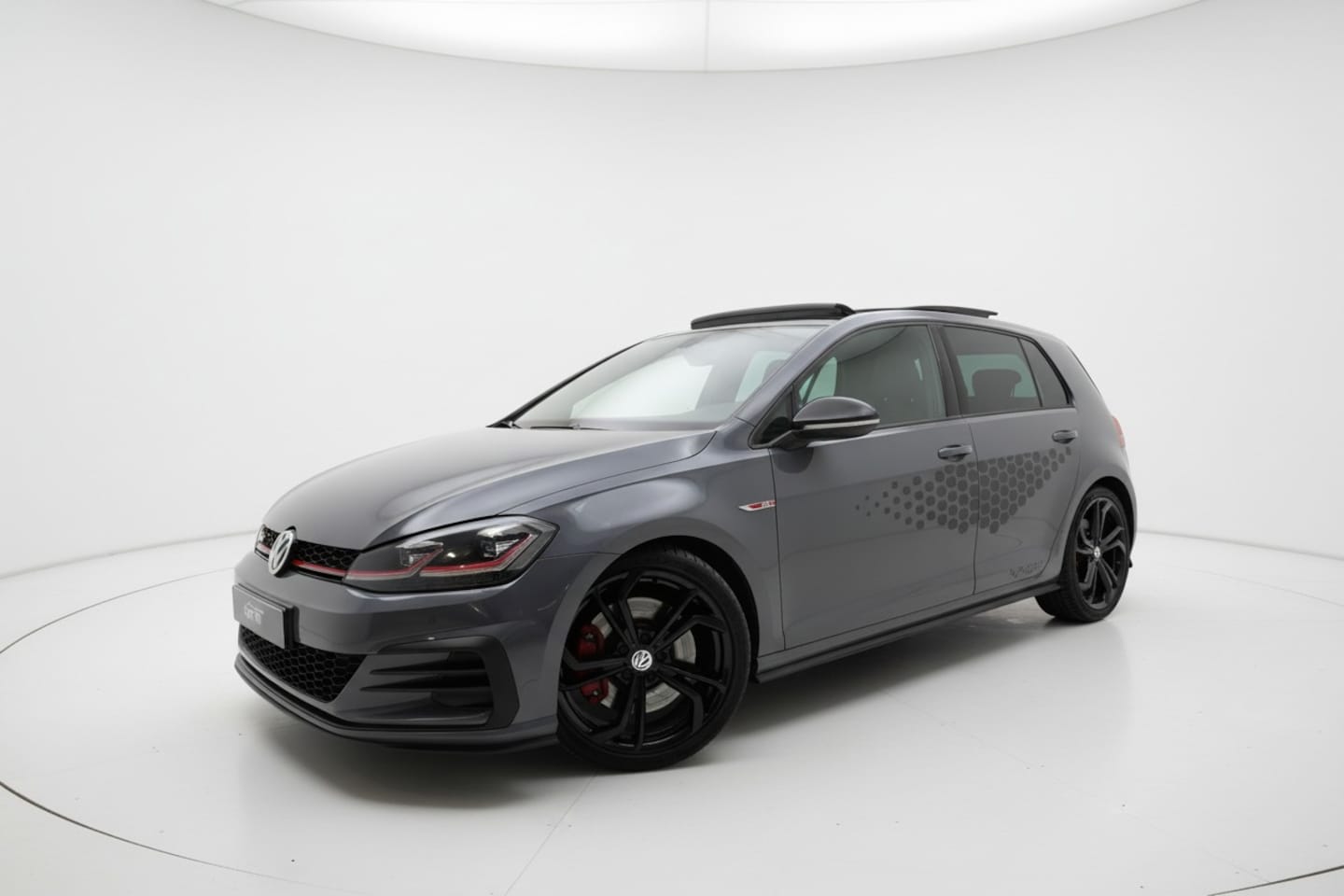 Volkswagen Golf - 2.0 TSI GTI TCR PANO VIRTUAL ACC KEYLESS CAM - AutoWereld.nl