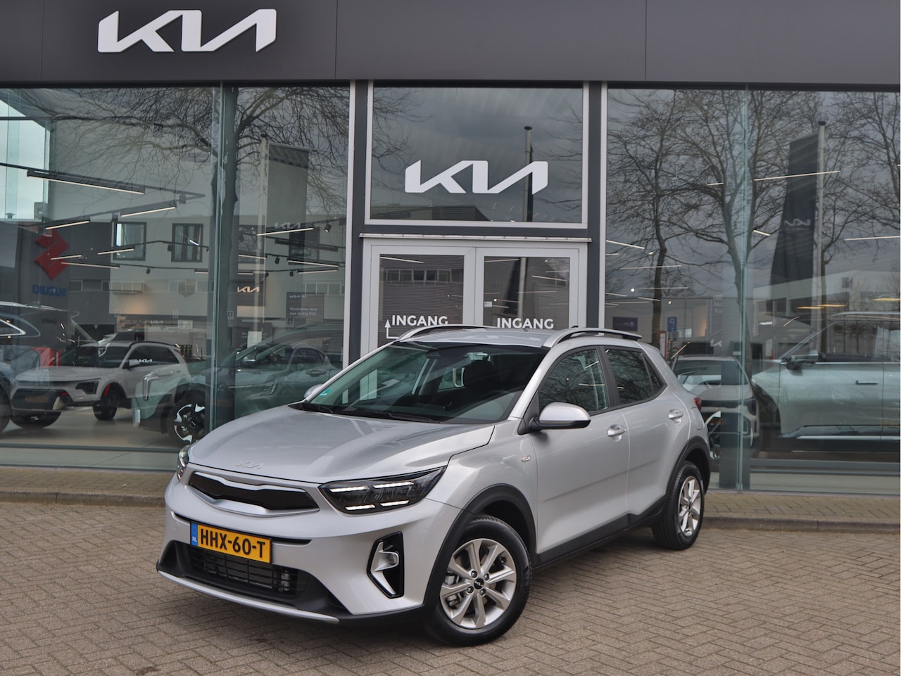 Kia Stonic - 1.0 T-GDi MHEV DynamicLine DCT Automaat 5.848km! | Camera | Cruise Control | Apple Carplay - AutoWereld.nl