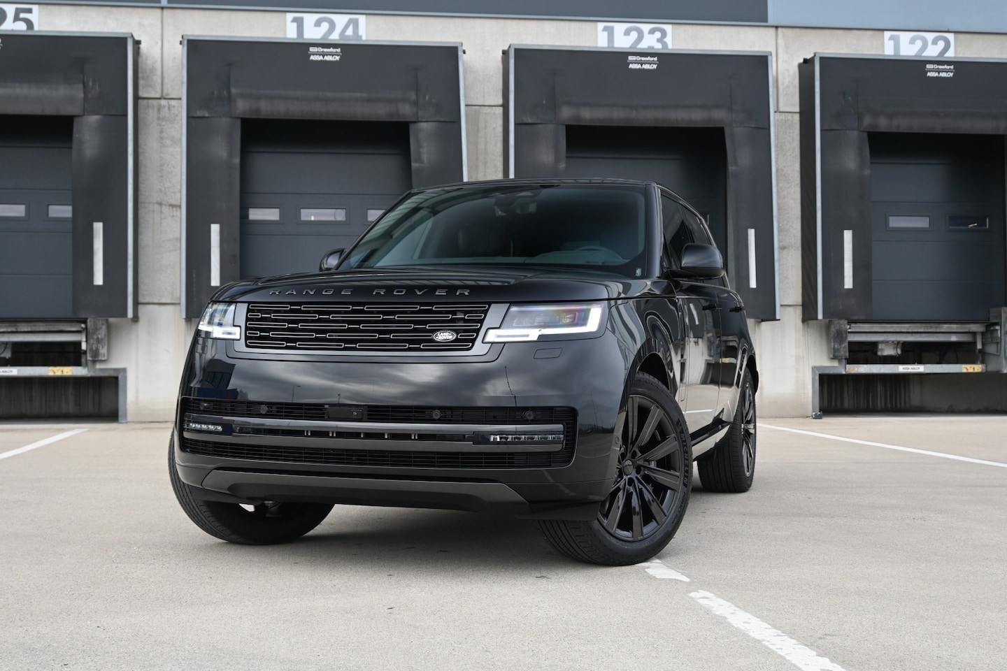 Land Rover Range Rover - 3.0 P550e Autobiography PHEV - AutoWereld.nl