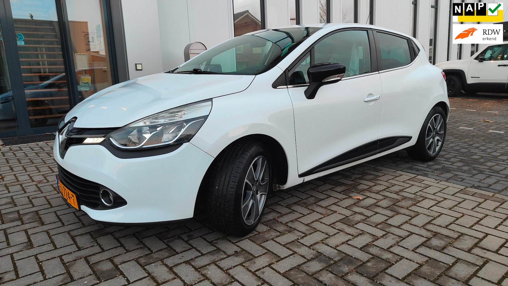 Renault Clio - 0.9 TCe ECO Night&Day Nieuwe distributie ketting!! - AutoWereld.nl