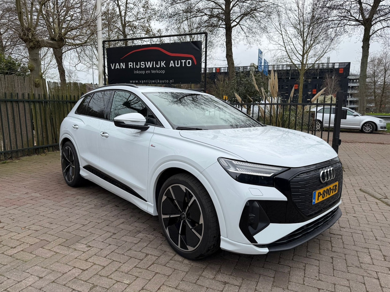 Audi Q4 e-tron - 40 Launch edition S Competition 77 kWh €18890NETTO - AutoWereld.nl