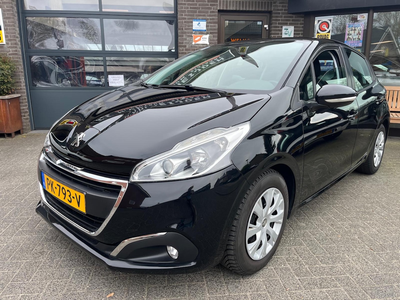 Peugeot 208 - 1.2 PureTech Blue Lion App-connect - AutoWereld.nl