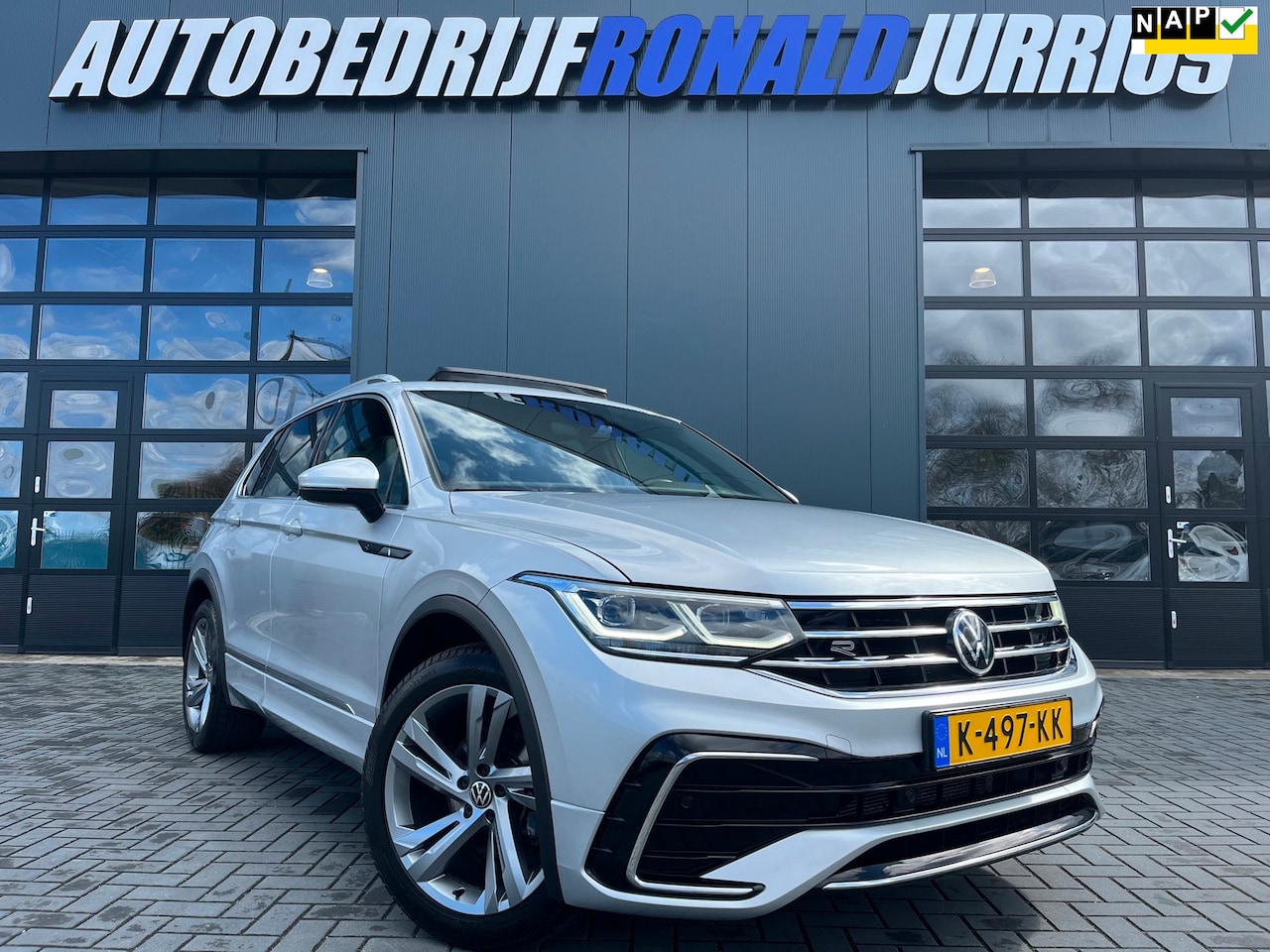 Volkswagen Tiguan - 1.5 TSI R-Line Business+ NL.Auto/Panoramadak/Climatronic/20Inch/Camera/Alcantara/Full Led/ - AutoWereld.nl