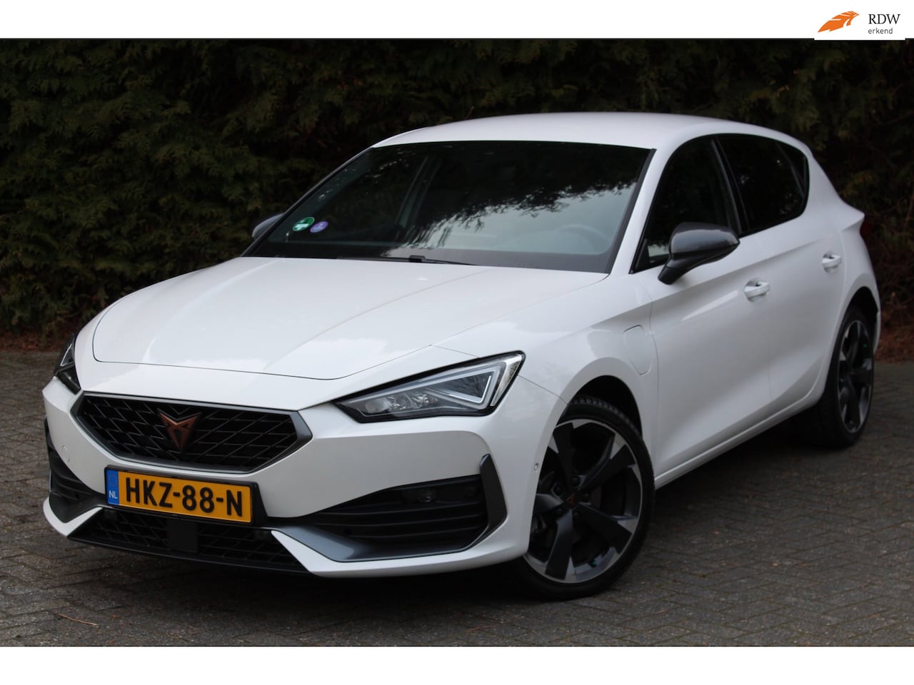 CUPRA Leon - 1.4 e-Hybrid VZ Business 245PK Automaat | Parkeercamera | Apple/Andoid Carplay | Virtual C - AutoWereld.nl