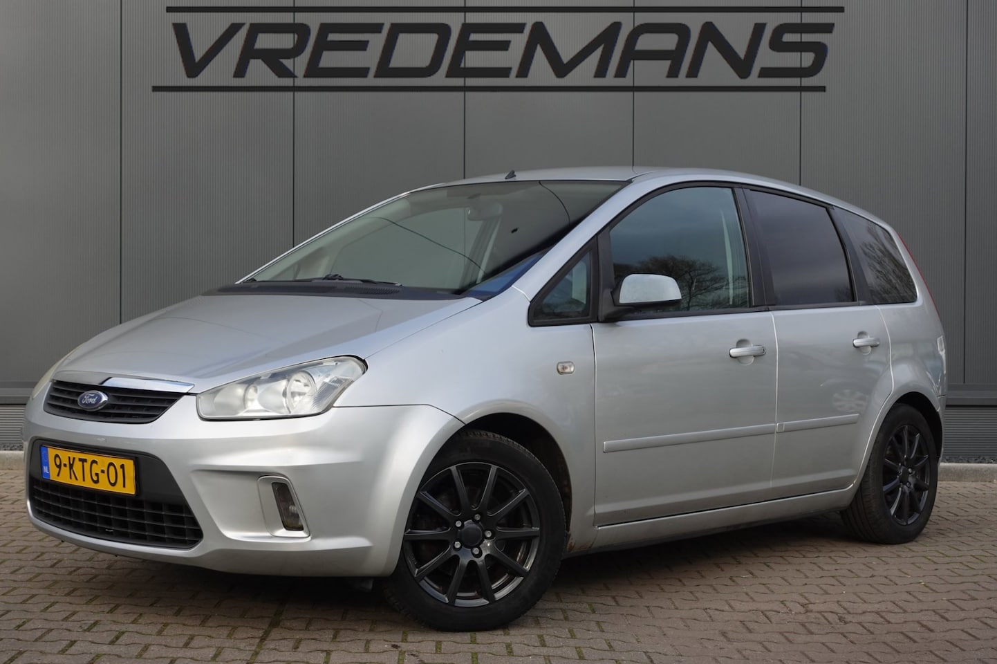 Ford Focus C-Max - 1.8-16V Futura Flexifuel LEES TEKST - AutoWereld.nl
