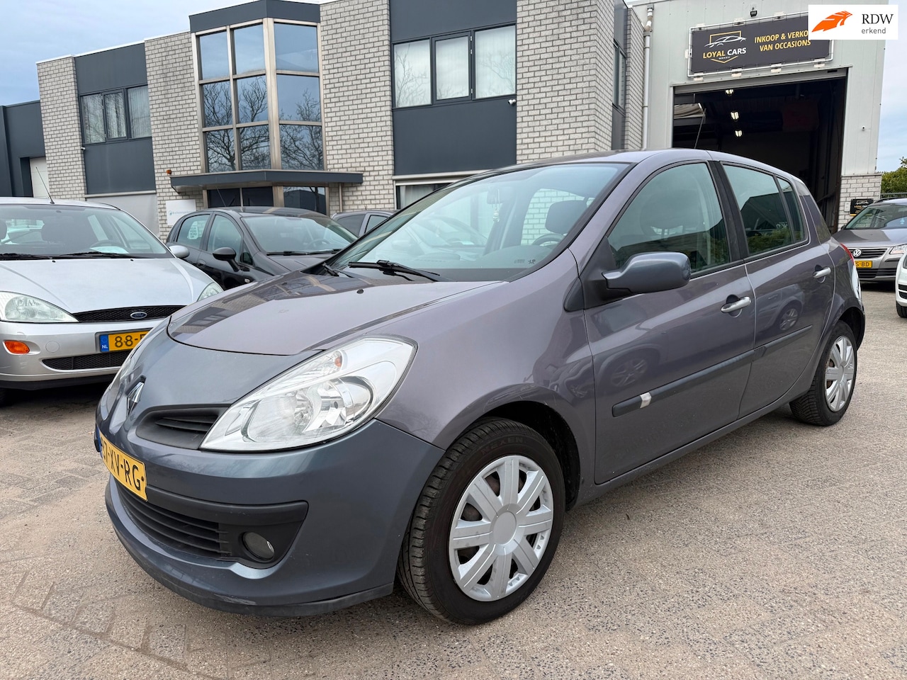 Renault Clio - 1.2-16V Dynamique 5-Deurs Airco Lees Omschrijving - AutoWereld.nl