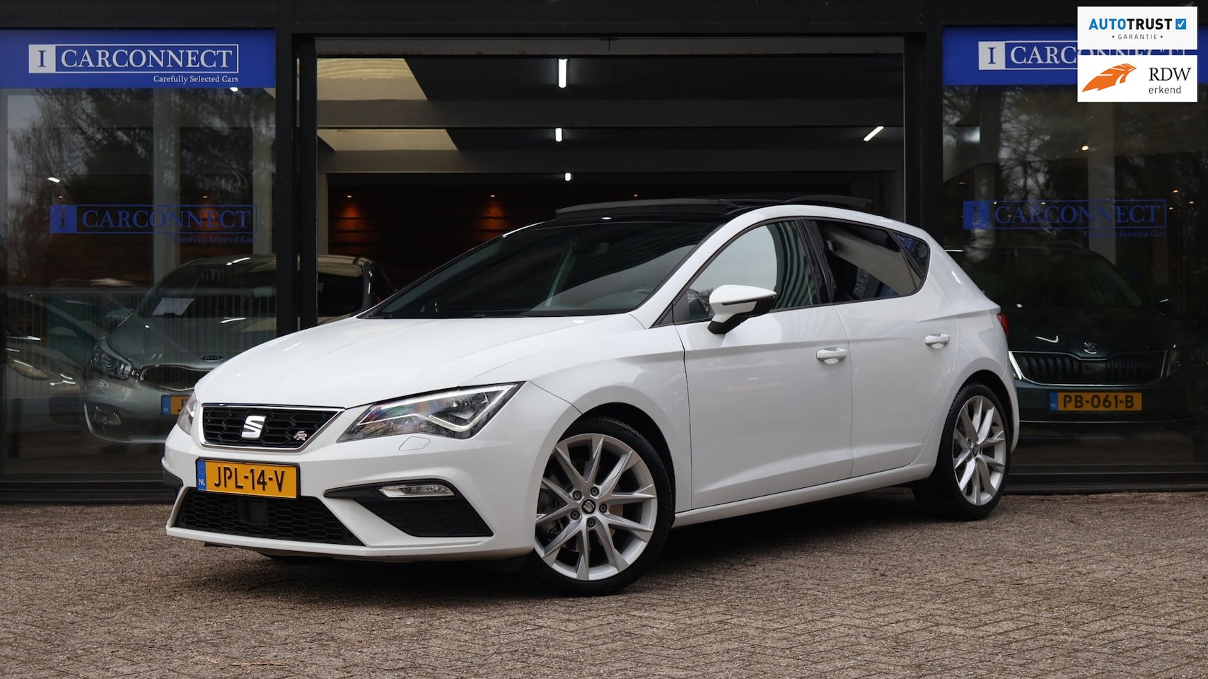 SEAT Leon - 2.0 TSI FR Business Intense 190pk|Pano|Leder|Tr.haak|Vol! - AutoWereld.nl