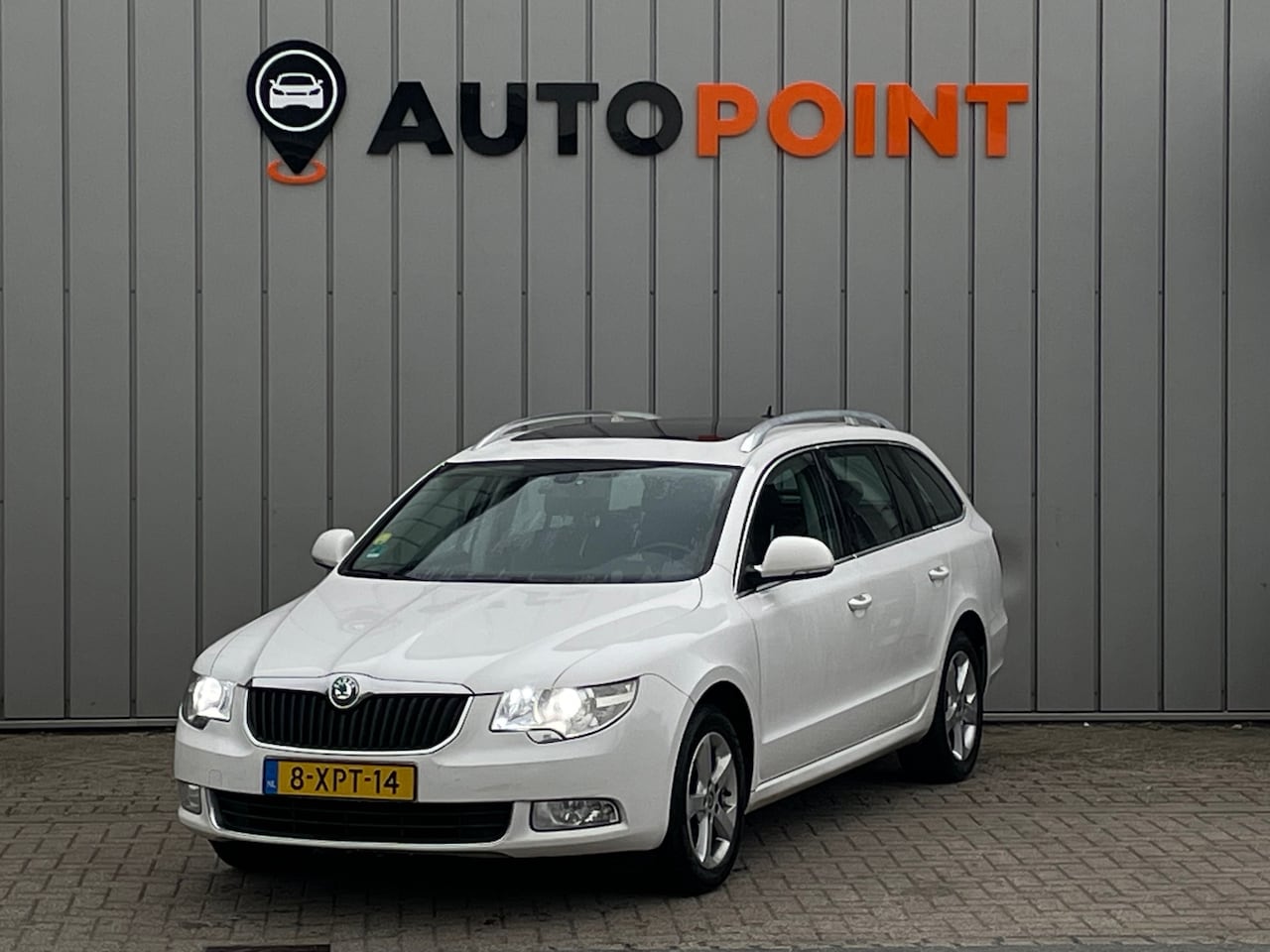 Skoda Superb Combi - 1.8 TSI Elegance Business Line DSG|PANO|TREKHAAK|CAMERA|MEMORY.SEAT|XENON|MULTIMEDIA|LEER| - AutoWereld.nl