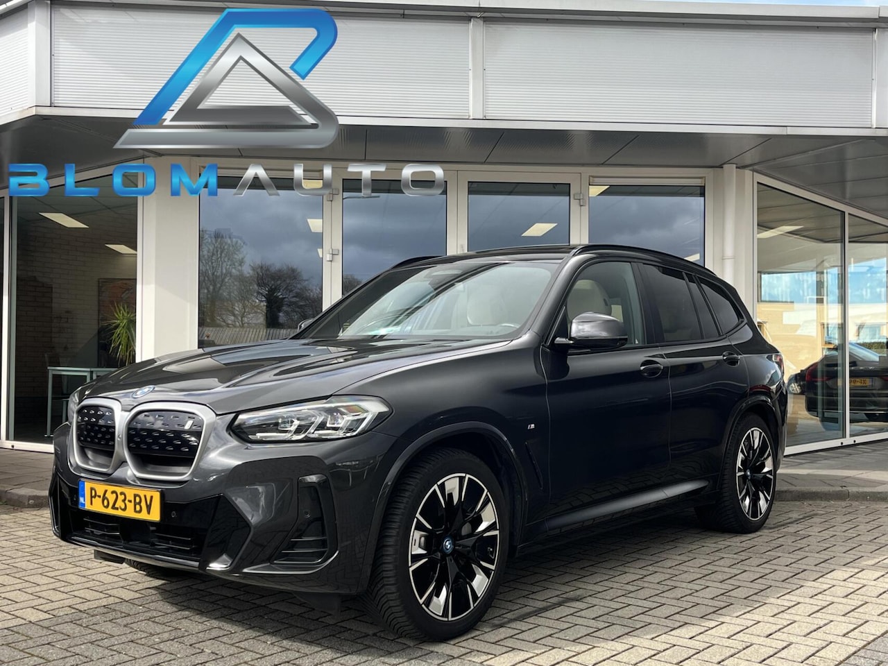 BMW iX3 - M-SPORT 80 kWh PANO+360+ACC+EL TREKH+HARMAN KARDON - AutoWereld.nl