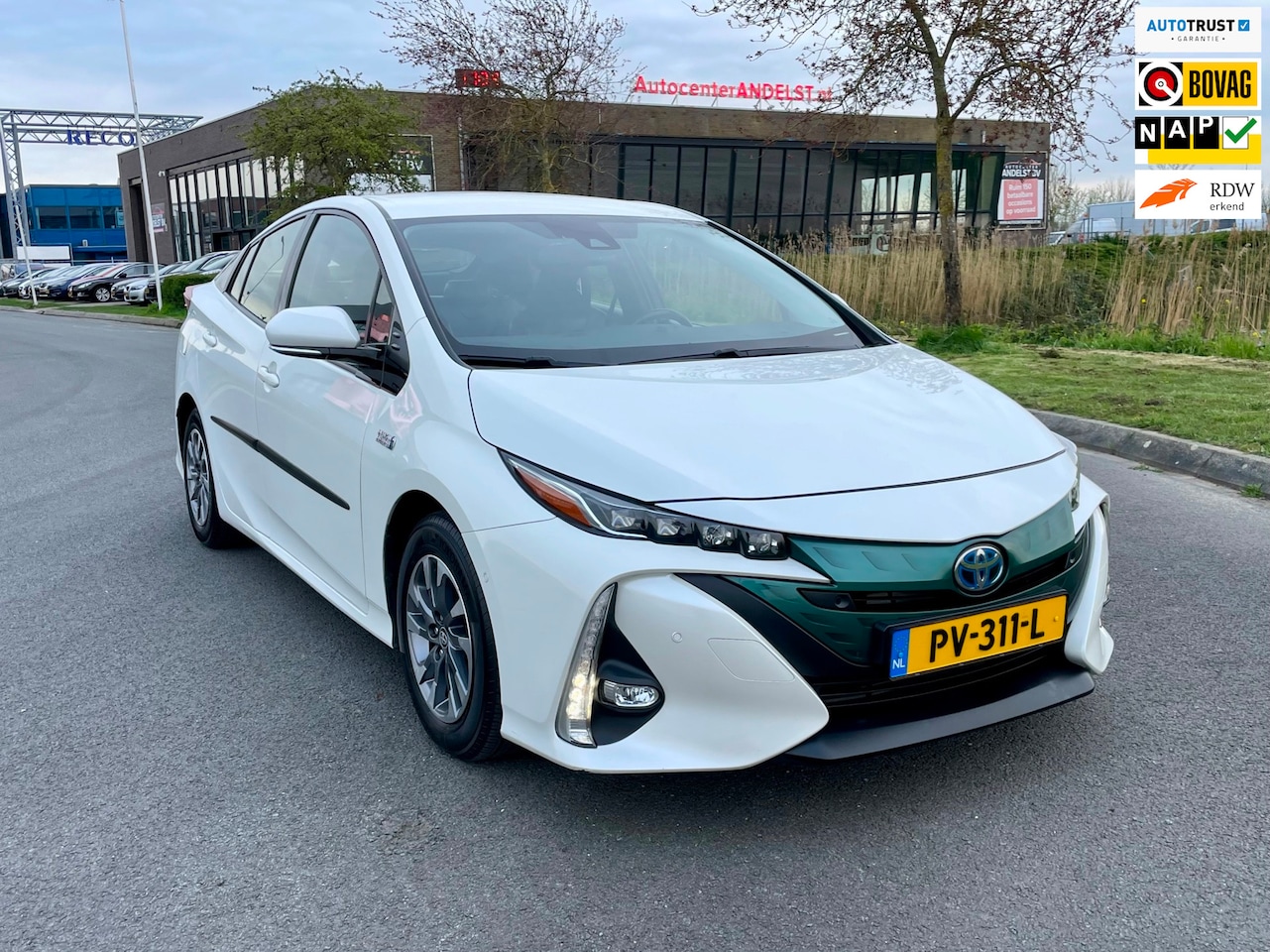 Toyota Prius - 1.8 Plug-in Business Plus 1.8 Plug-in Business Plus, Aut, Acc, Cam, Keyless, Pdc, Navi, HU display, Stoelvrw, JBL, G - AutoWereld.nl