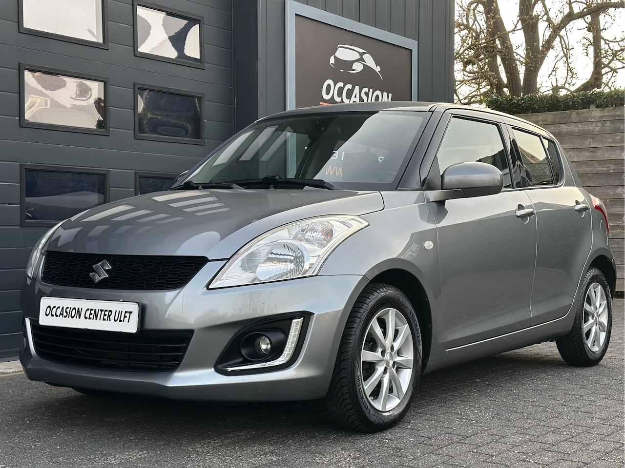 Suzuki Swift - AIRCO / 5 DRS / CRUISE CONTR / PDC / LED ... - AutoWereld.nl