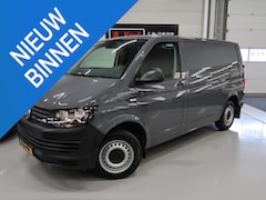 Volkswagen Transporter - 2.0 TSI L1H1 Trendline Benzine Airco Trekhaak Marge-auto vrij van btw/bpm 3 persoons Stoel