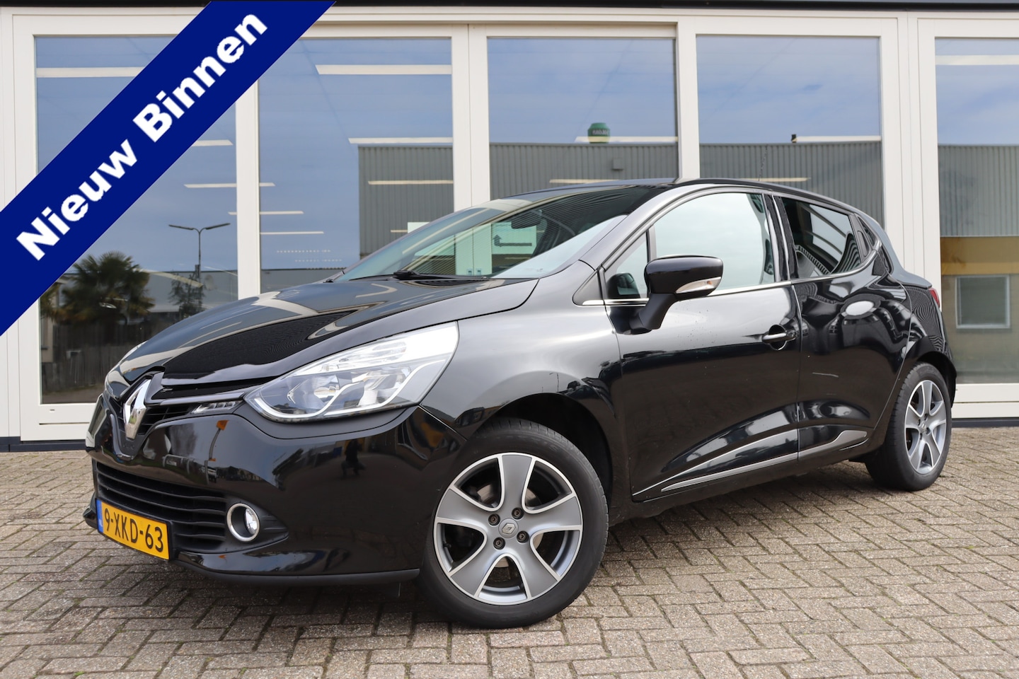 Renault Clio - 0.9 TCe ECO Night&Day, Cruise Control, Airco, PDC A, Navi, Prijs Is Rijklaar Inclusief Maa - AutoWereld.nl