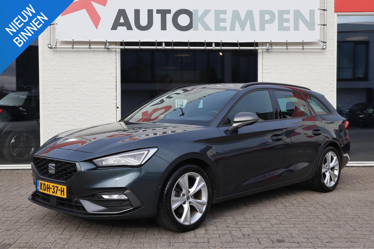 SEAT Leon Sportstourer - 1.5 eTSI FR BUSINESS INTENSE CARPLAY|ADAPT CRUISE|TREKHAAK|STOEL/STUUR VERW - AutoWereld.nl