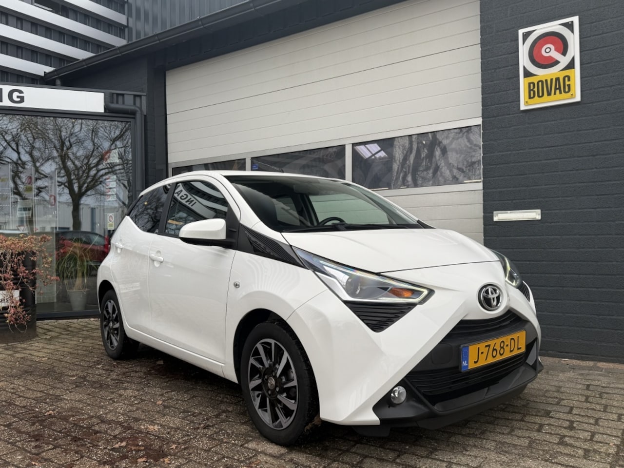 Toyota Aygo - 1.0 VVT-i x-joy automaat/camera - AutoWereld.nl
