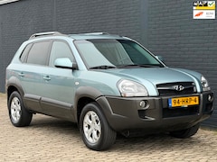 Hyundai Tucson - 2.0i Style AIRCO NAVI TREKHAAK