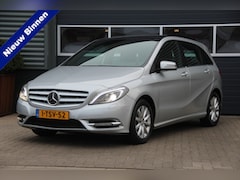 Mercedes-Benz B-klasse - 180 Ambition 1e Eigenaar | NL Auto | Panoramadak | Navi | Bi-Xenon | PDC | Airco | LMV16''